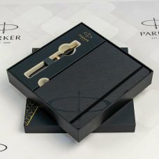 Набір Parker Sonnet Matte Black Lacquer GT FP F, перова ручка + блокнот Parker у подар. пак.