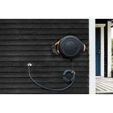 Настенный кронштейн для катушки шланга Fiskars 130 мм (1027095)