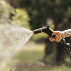 Пистолет-распылитель Fiskars c регулируемый передним управлением (1065484)