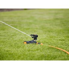 Дождеватель Fiskars импульсный, металлический, с клапаном (1023656)