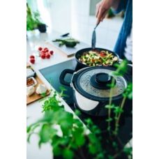 Кастрюля Fiskars Functional Form 3л