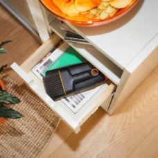 Садовая лопатка и щетка Fiskars для пересадки растений