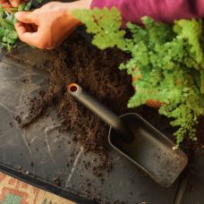 Совок для пересадки растений Fiskars