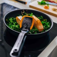 Набор кухонных принадлежностей Fiskars Functional Form (ложка + лопатка + щипцы) (1027306)