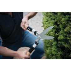 Кусторез Fiskars Quantum HS102 для живой изгороди 114820 (1001449)