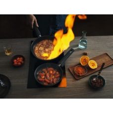 Сотейник Fiskars Hard Face с крышкой 24 см