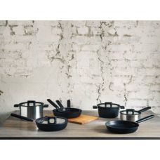Сотейник Fiskars Hard Face с крышкой 28 см