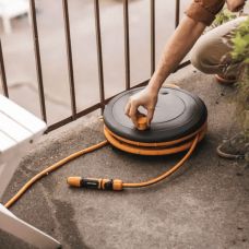 Катушка Fiskars S со шлангом  3/8" (9мм) L-15 м, с набором аксессуаров (1020436)