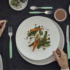 Кухонна виделка Victorinox Swiss Modern Table, 20 см, з м'ятн. ручкою