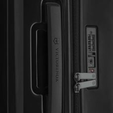 Чемодан Victorinox Airox Black М на 4 колесах, 74 л, черный