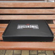 Чугунная сковорода Gusskönig 26 см + книга рецептов, очиститель, кожаная накладка