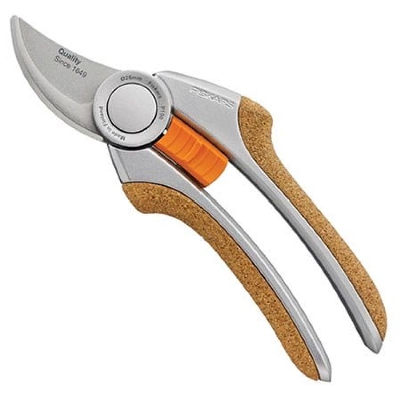 Секатор Fiskars Quantum P100 обводной (1001434)