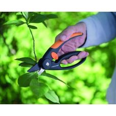Секатор Fiskars FingerLoop P44 обвідний із петлею для пальців (1001534)