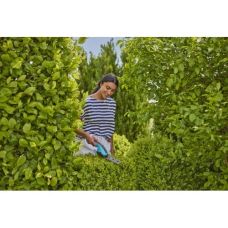 Кусторез-ножницы аккумуляторные Gardena ClassicCut насадка ножницы, насадка кусторез, кабель USB Type-C (09885-20.000.00)