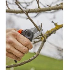 Секатор Gardena ExpertCut обводной 22 мм.