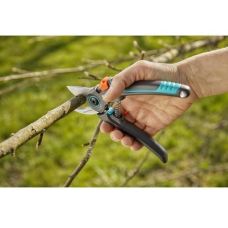 Секатор Gardena ExpertCut обводной 22 мм.