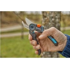 Секатор Gardena ExpertCut обводной 22 мм.