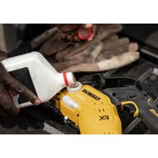 Пила цепная аккумуляторная DeWalt 18В XR Li-lon 8.6м/с шина 20см 2.1кг без АКБ и ЗП