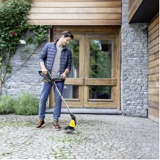 Триммер садовый аккумуляторный Karcher WRE 18-55 для удаления сорняков 18В 2.85кг без АКБ и ЗП