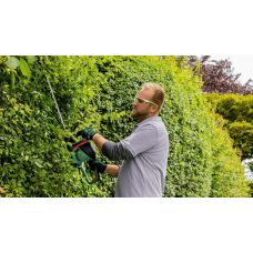 Кусторез Bosch AdvancedHedgeCut 65 500Вт 65см шаг реза 34мм 5.62кг