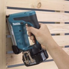 Степлер акумуляторний Makita ST113DZ 10.8В скоба 7-10/0.5мм 1.3кг без АКБ та ЗП