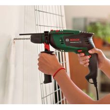 Дрель ударна Bosch UniversalImpact 700 + валіза + набір з 39 насадок (060313100A)