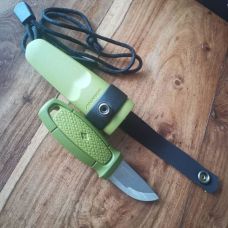 Нож Morakniv Eldris 1.0 Colour Green (12633) + огниво, паракорд и застежка