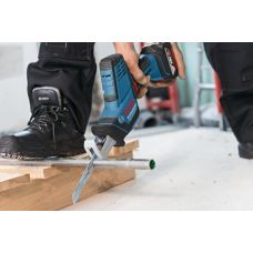Аккумуляторная сабельная пилка Bosch GSA 18V-LI C (0615990M3Y)